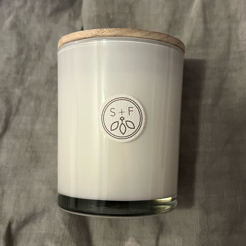 Sand+Fog Festive Candy Cane Minty Candle